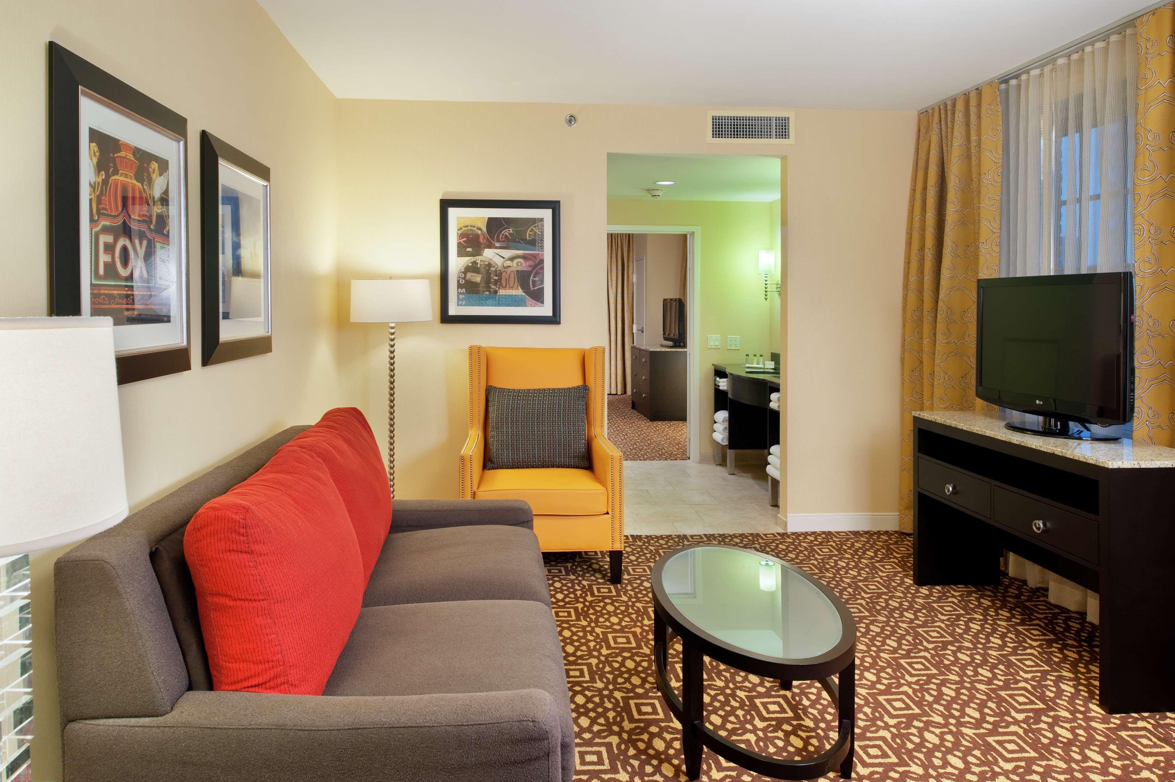 Doubletree Suites By Hilton Hotel Detroit Downtown - Fort Shelby Oda fotoğraf