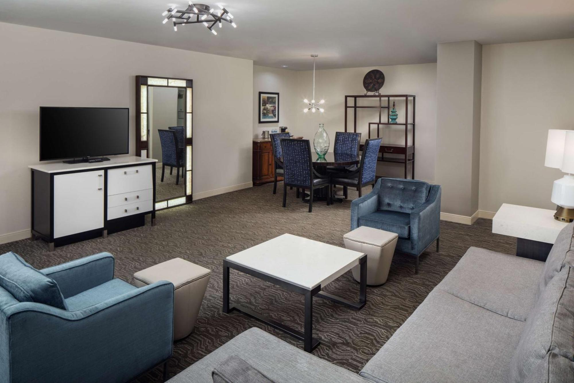 Doubletree Suites By Hilton Hotel Detroit Downtown - Fort Shelby Dış mekan fotoğraf